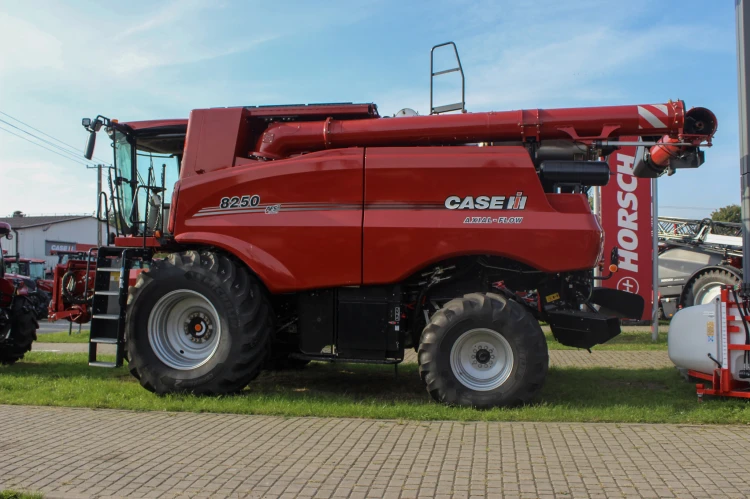 Case IH Axial-Flow 8250