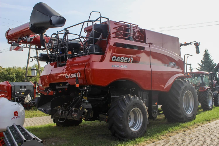 Case IH Axial-Flow 8250