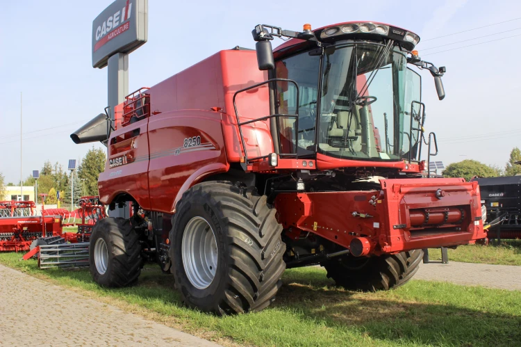 Case IH Axial-Flow 8250