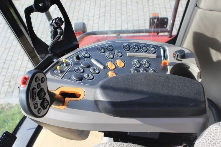 Case IH Axial-Flow 8250