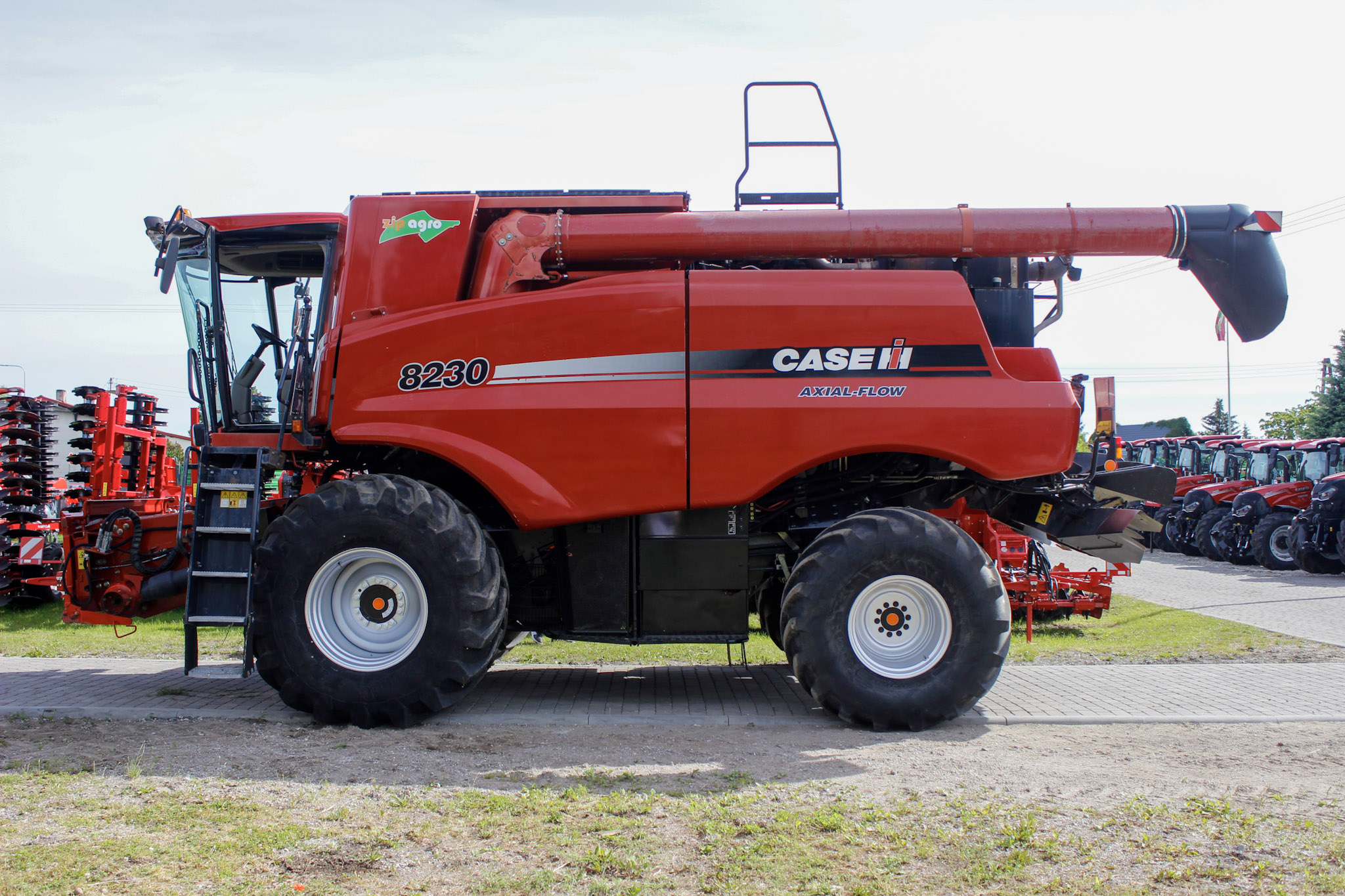 Case Axial Flow 8230